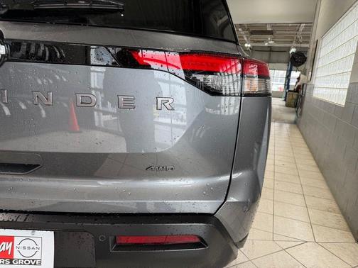 2026 Nissan Pathfinder SV