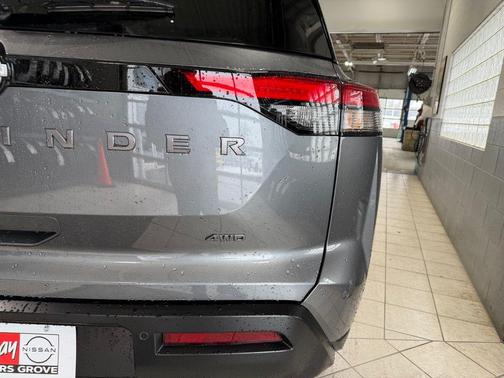 2026 Nissan Pathfinder SV