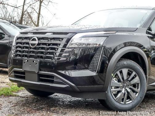 Super Black 2026 Nissan Pathfinder SV