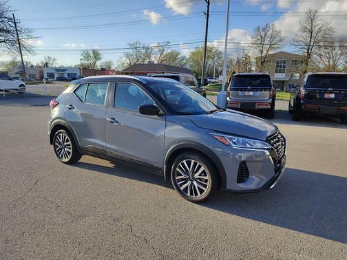 Gray/Super Black 2024 Nissan Kicks SV