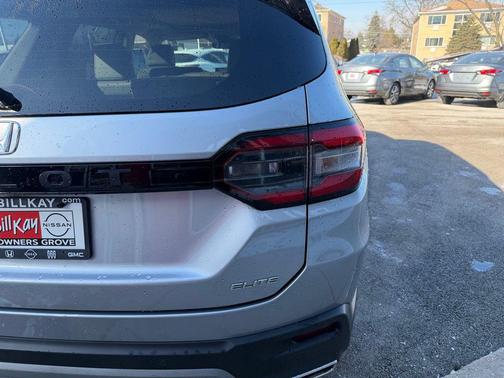 2023 Honda Pilot AWD Elite