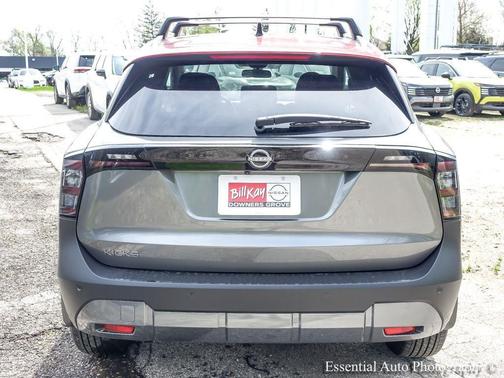 Gun Metallic/Scarlet Ember Tintcoat 2026 Nissan Kicks SV
