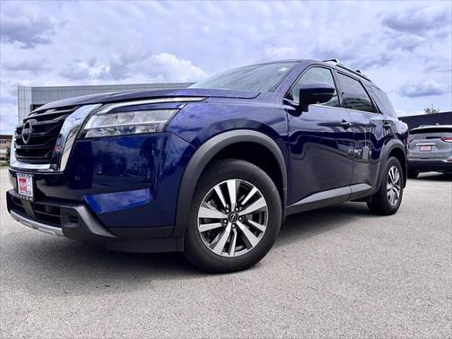 2023 Nissan Pathfinder SL 4WD