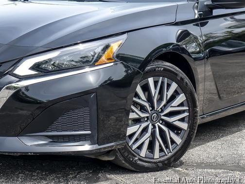 Super Black Clearcoat 2025 Nissan Altima 2.5 SV