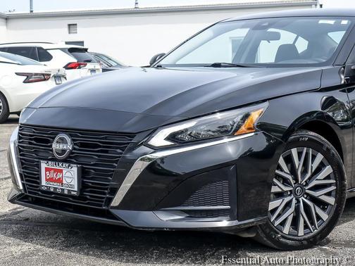 Super Black Clearcoat 2025 Nissan Altima 2.5 SV