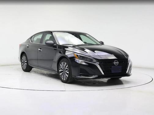Super Black Clearcoat 2025 Nissan Altima 2.5 SV