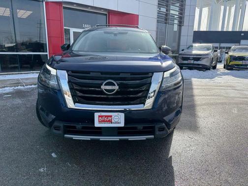 2023 Nissan Pathfinder SL 4WD