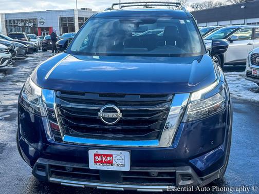 2023 Nissan Pathfinder SL 4WD