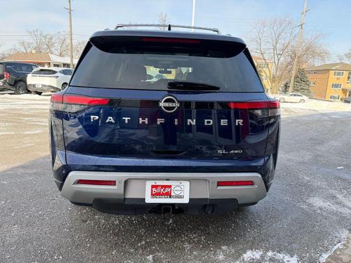 2023 Nissan Pathfinder SL 4WD