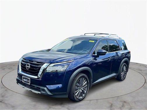 2023 Nissan Pathfinder SL 4WD