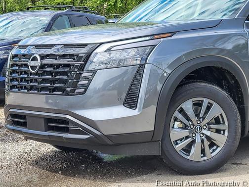 Gun Metallic 2026 Nissan Pathfinder SV