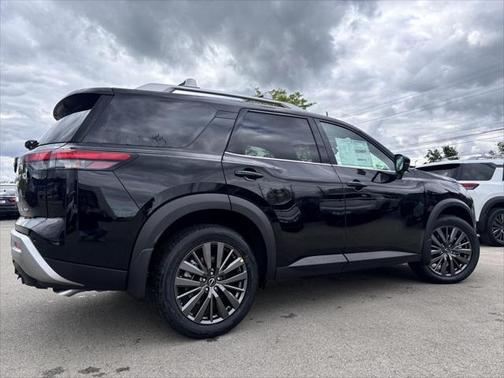 2025 Nissan Pathfinder SL 4WD