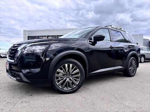 2025 Nissan Pathfinder SL 4WD