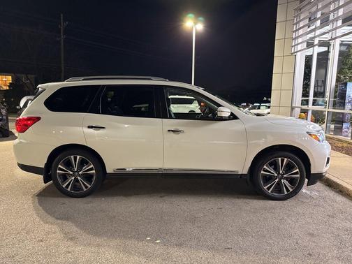2019 Nissan Pathfinder Platinum