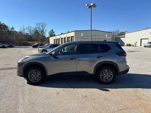 Gun Metallic 2024 Nissan Rogue S