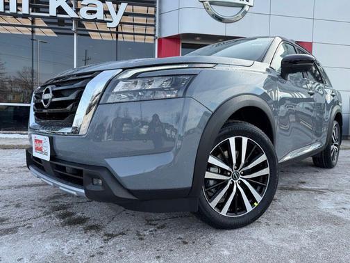 2025 Nissan Pathfinder Platinum 4WD