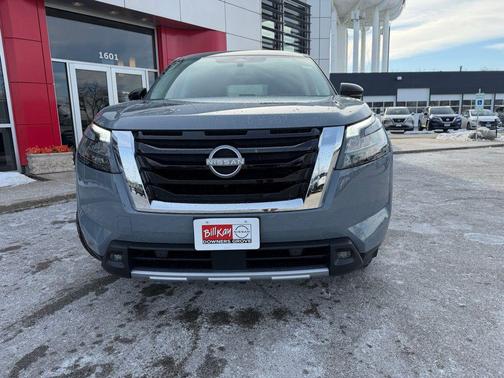 2025 Nissan Pathfinder Platinum 4WD