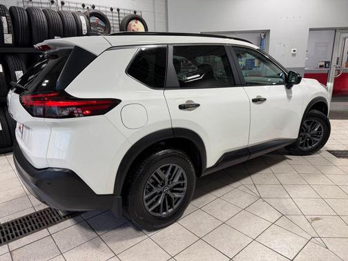 2022 Nissan Rogue S
