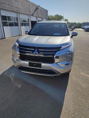Red Diamond 2022 Mitsubishi Outlander SEL S-AWC