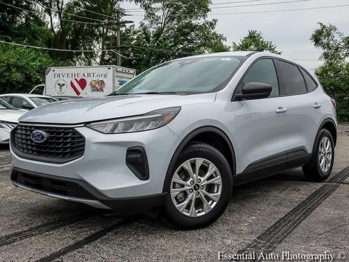 Silver Metallic 2025 Ford Escape Active