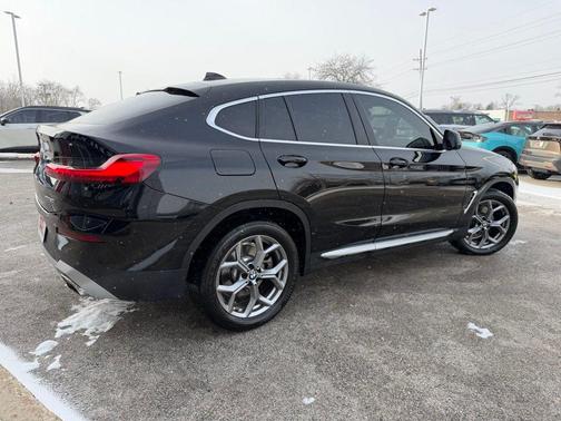 2023 BMW X4 xDrive30i