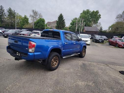 Blazing Blue Pearl 2017 Toyota Tacoma Limited