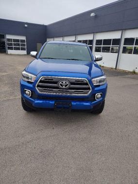 Blazing Blue Pearl 2017 Toyota Tacoma Limited