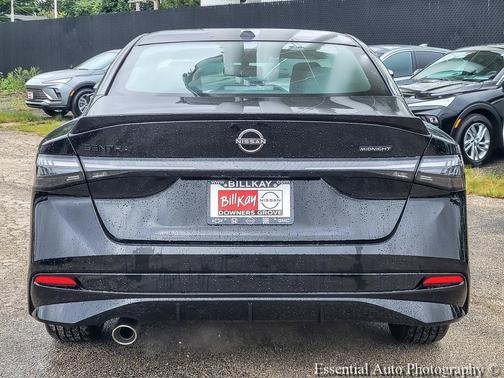 Super Black 2027 Nissan Sentra SR