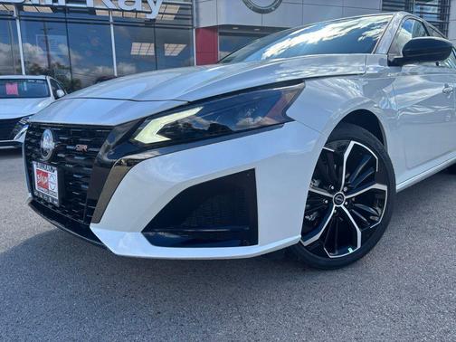 2025 Nissan Altima SR FWD