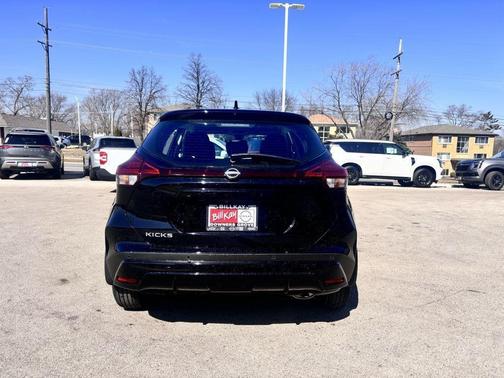 2025 Nissan Kicks S