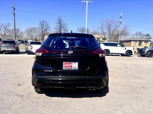 2025 Nissan Kicks S