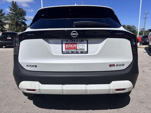 2025 Nissan Kicks SR