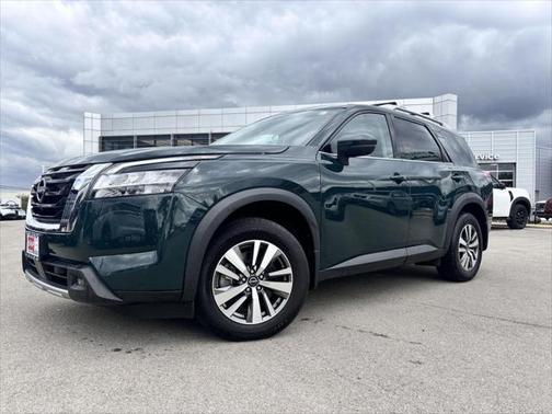 2023 Nissan Pathfinder SL 4WD