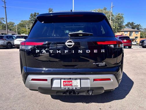2025 Nissan Pathfinder Platinum 4WD