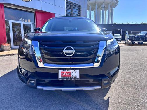 2025 Nissan Pathfinder Platinum 4WD