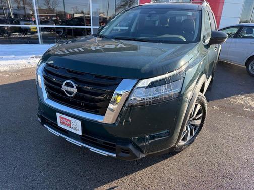 2024 Nissan Pathfinder SL 4WD