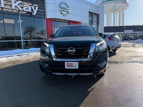 2024 Nissan Pathfinder SL 4WD