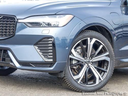 2022 Volvo XC60 Recharge Plug-In Hybrid T8 R-Design