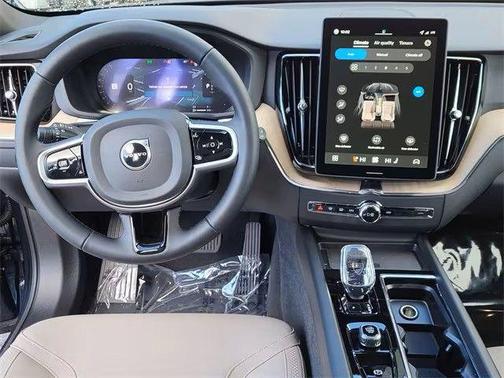 2022 Volvo XC60 Recharge Plug-In Hybrid T8 R-Design