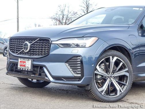 2022 Volvo XC60 Recharge Plug-In Hybrid T8 R-Design