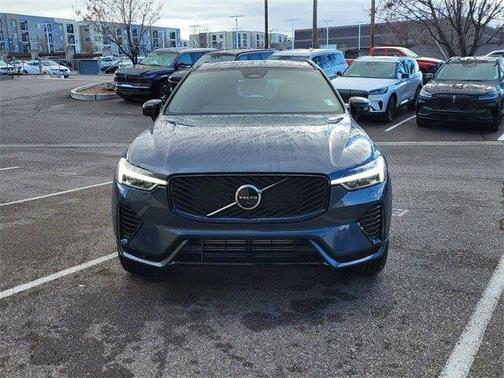 2022 Volvo XC60 Recharge Plug-In Hybrid T8 R-Design