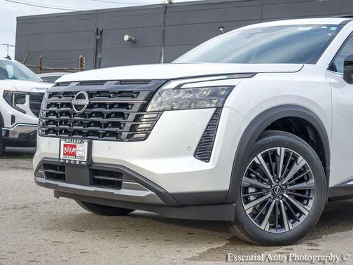 Everest White Pearl Tricoat 2026 Nissan Pathfinder Platinum