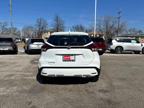 2025 Nissan Kicks S