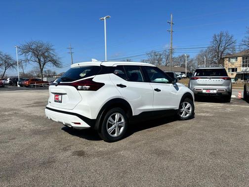 2025 Nissan Kicks S