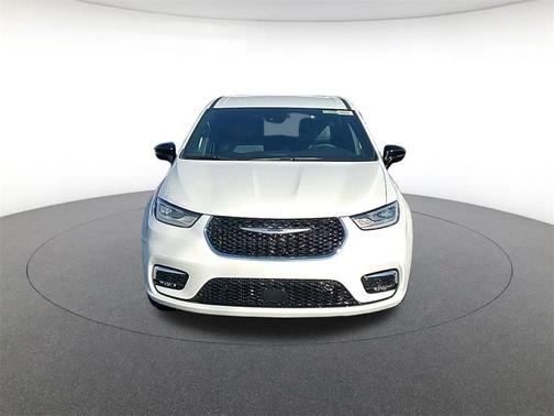 2025 Chrysler Pacifica L