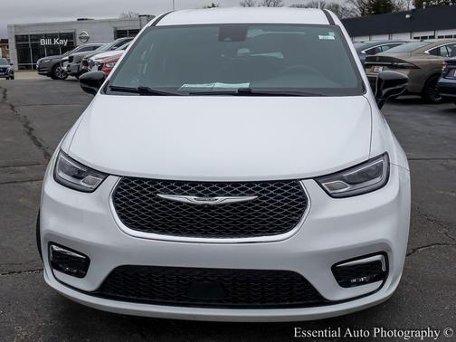 2025 Chrysler Pacifica L