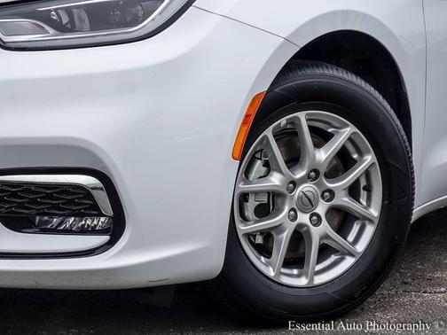 2025 Chrysler Pacifica L