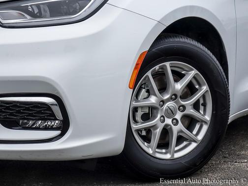 2025 Chrysler Pacifica L