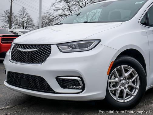 2025 Chrysler Pacifica L