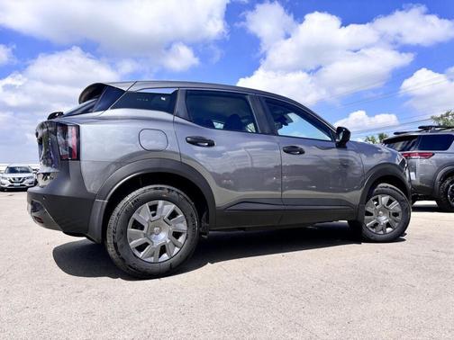 2025 Nissan Kicks S